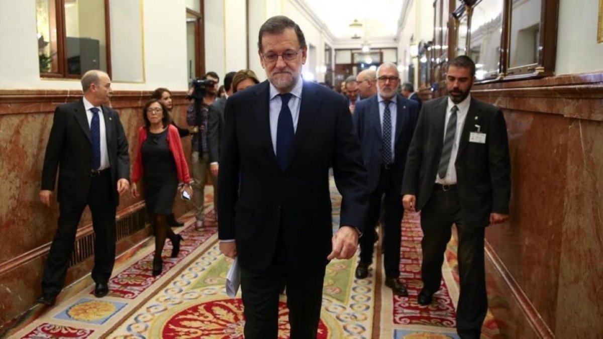 Mariano Rajoy llega a la primera sesión de control del Congreso esta legislatura.-ANDREA COMAS / REUTERS