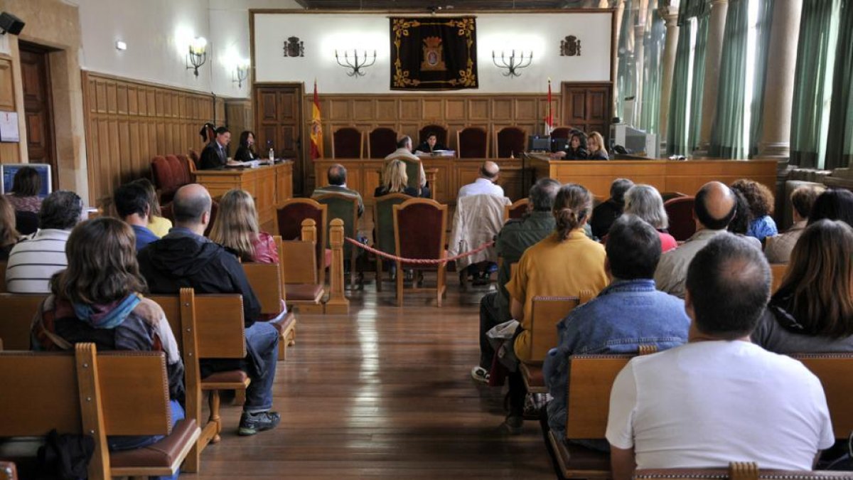 Detalle de un juicio celebrado en las instalaciones de Condes de Gómara.-VALENTÍN GUISANDE