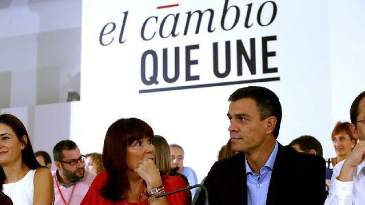 Pedro Sánchez, secretario general del PSEO, en el comité federal del partido este sábado, en Madrid.-DAVID CASTRO