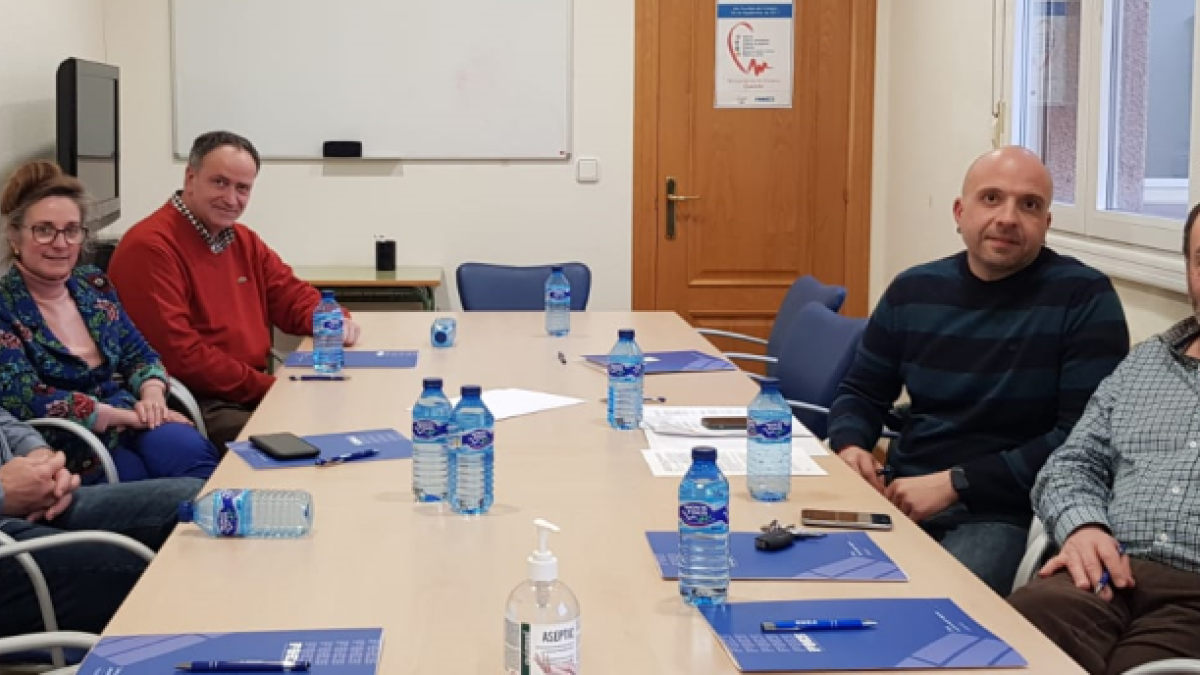 Junta directiva de los pasteleros y reposteros sorianos tras la renovación de cargos. HDS