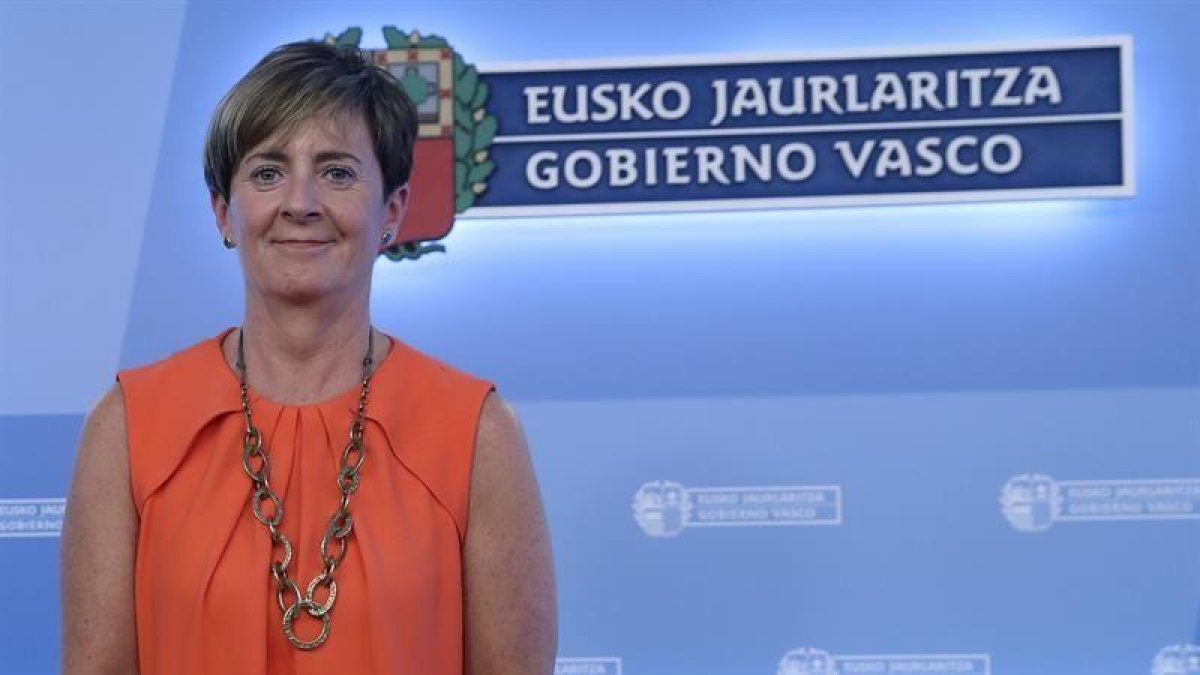 Arantxa Tapia, consejera de Desarrollo Económico-EFE / JAVIER ETXEZARRETA