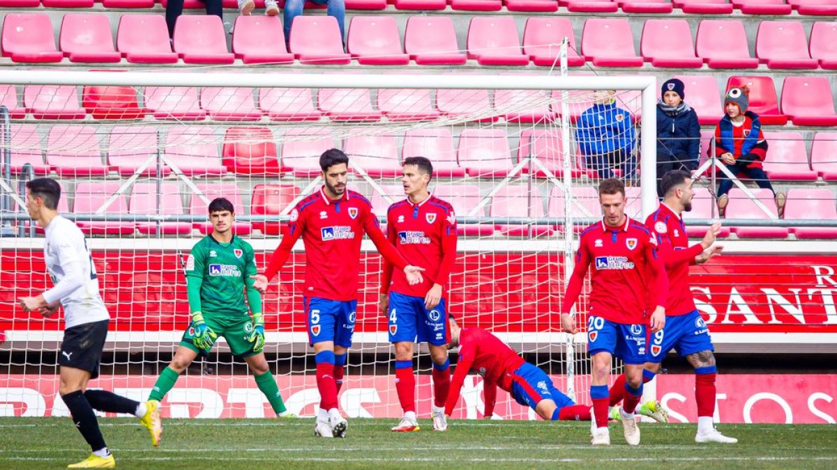 Imagen del partido ante el Real Unión en el que el Numancia perdía 0-2. MARIO TEJEDOR