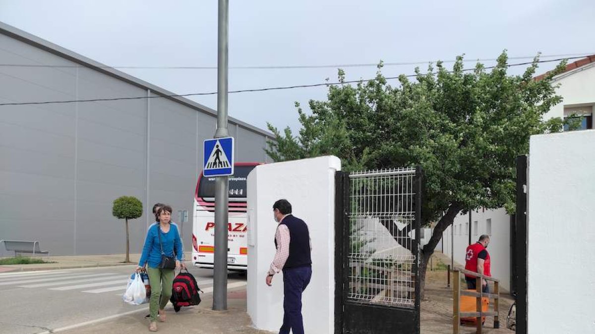 Refugiados ucranianos llegando a El Burgo de Osma.-A.H.
