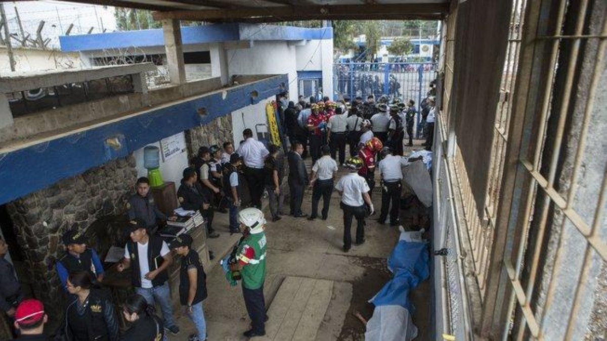 Un motín entre prisioneros en una prisión de Guatemala.-AP