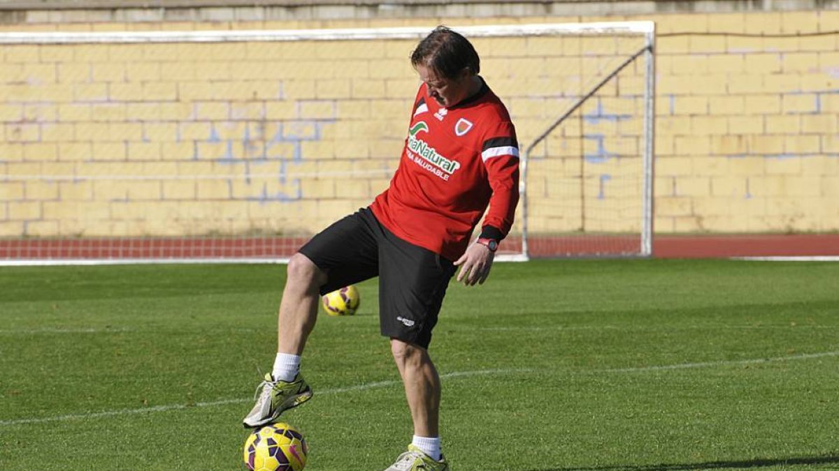 Anquela en un entrenamiento de esta semana.-Valentín Guisande
