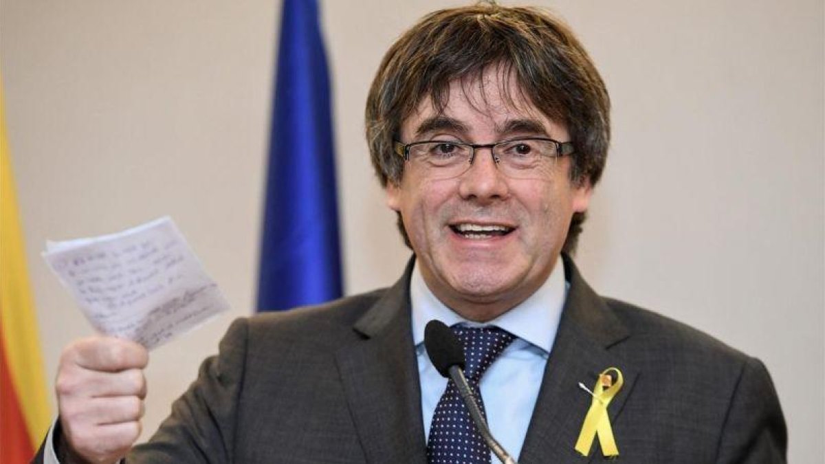 El expresidente Carles Puigdemont durante su intervención desde Bruselas, esta mañana.-EMMANUEL DUNAND (AFP)