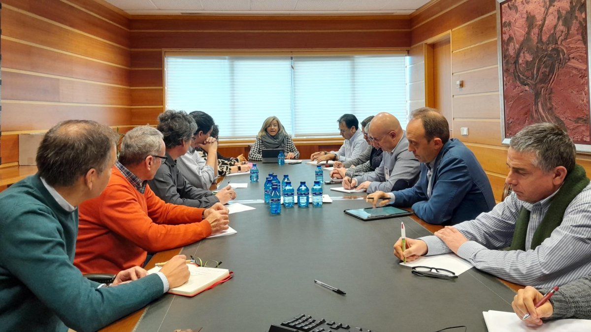 Reunión con la directora general de Producción Agrícola y Ganadera.-ICAL