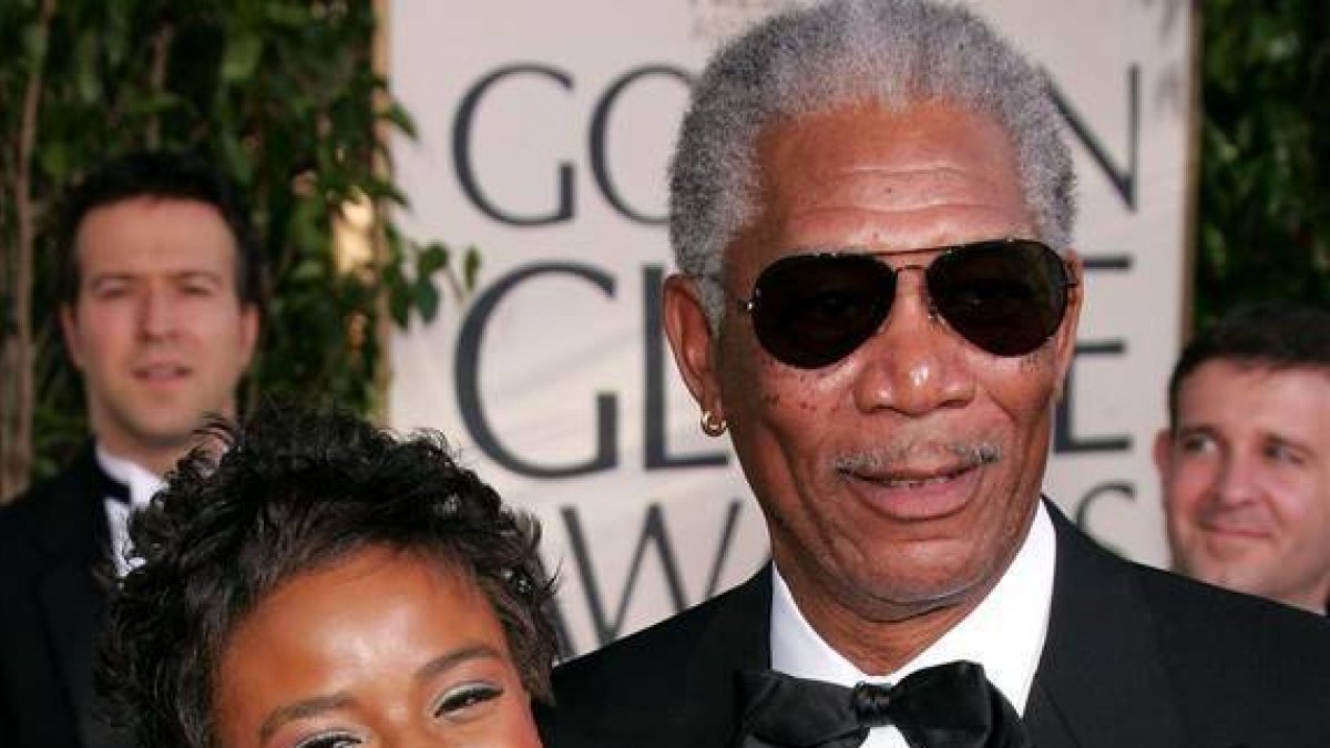 E'Dena Hines y Morgan Freeman, en la gala de los Globos de Oro del 2005.-Foto: AFP / KEVIN WINTER