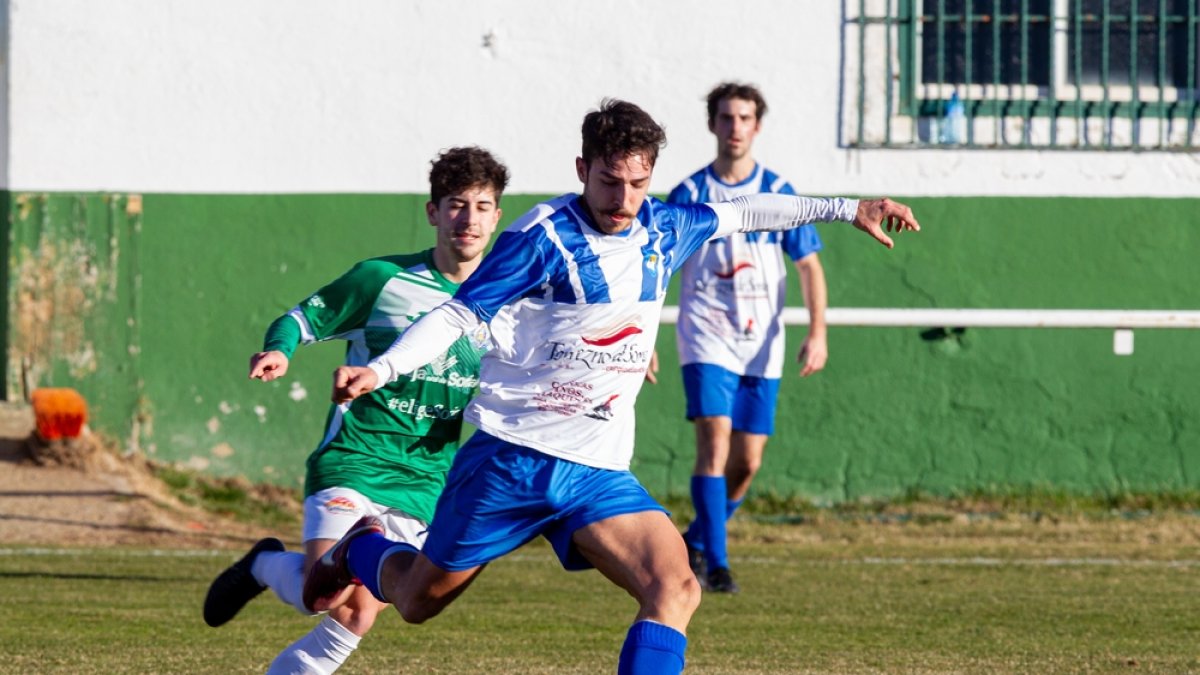 Victoria importante para un Calasanz que se aleja de la zona comprometida de la tabla. MARIO TEJEDOR