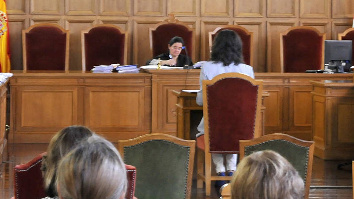Imagen de archivo de un juicio celebrado en el Juzgado de lo Penal. /VALENTÍN GUISANDE-