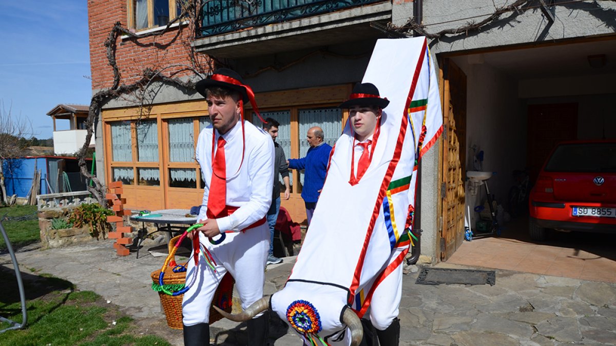 Barroseros en Abejar.-R, FERNÁNDEZ