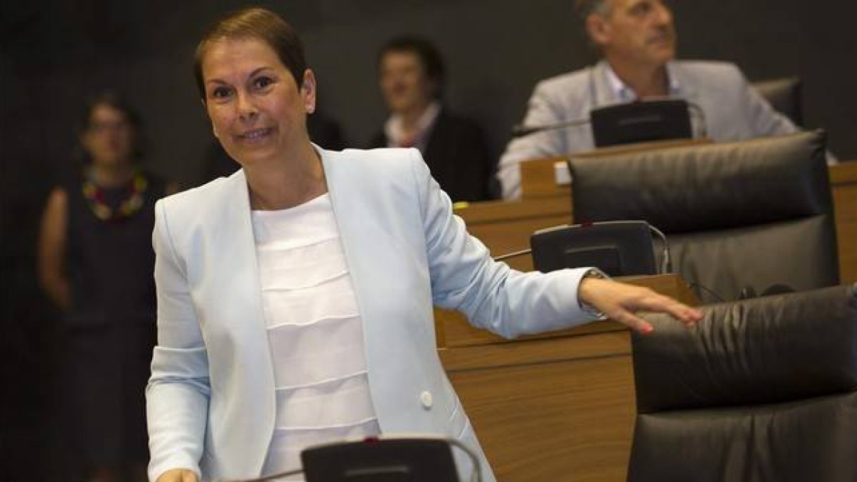 La candidata de Geroa Bai a la presidencia de Navarra, Uxue Barkos, este lunes, 20 de julio, en el debate de investidura.-Foto: EFE / VILLAR LÓPEZ