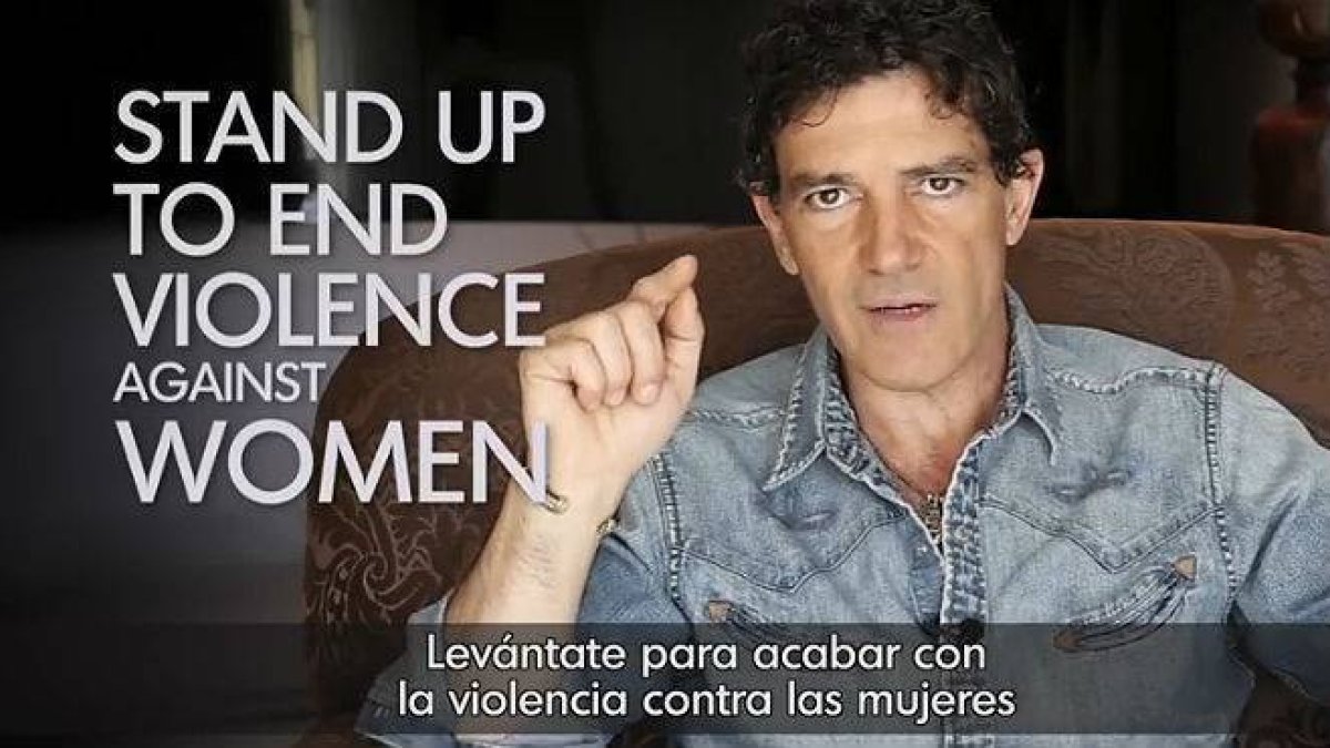 Antonio Banderas llama a acabar ya con la violencia contra las mujeres.-Foto: YOUTUBE