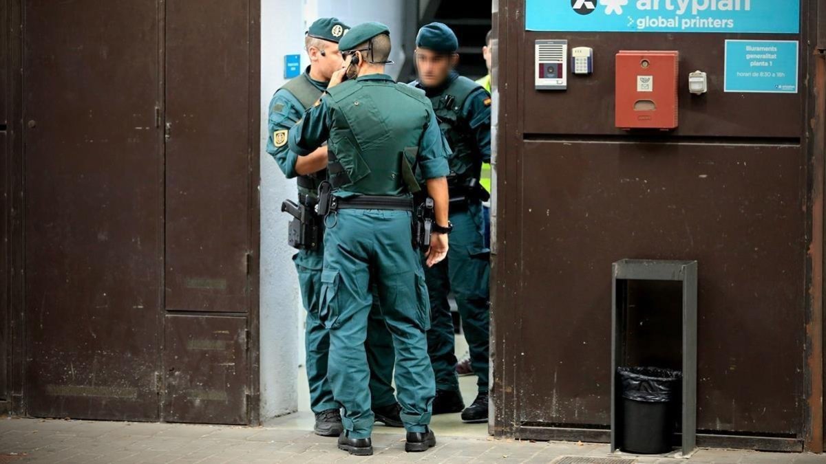 Agentes de la Guardia Civil en Barcelona-FERRAN NADEU