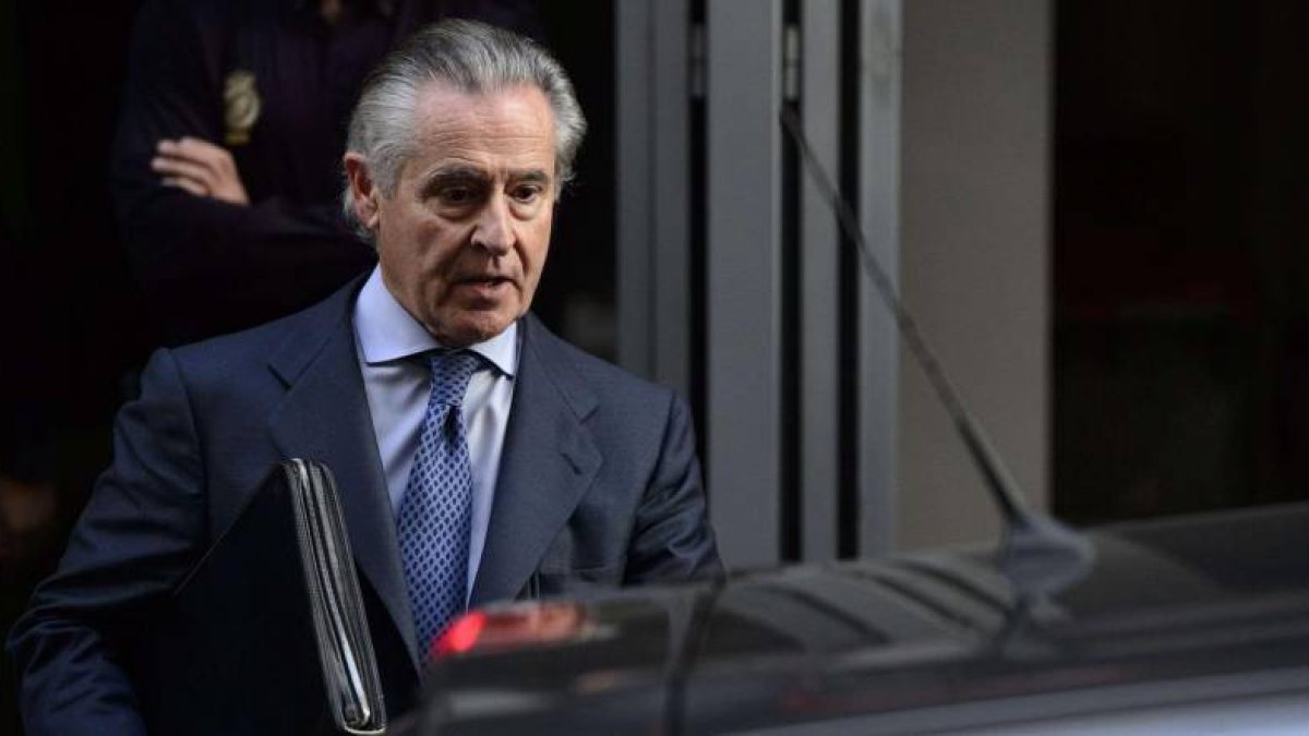 Blesa saliendo de los juzgados la semana pasada.-Foto: EL PERIÓDICO