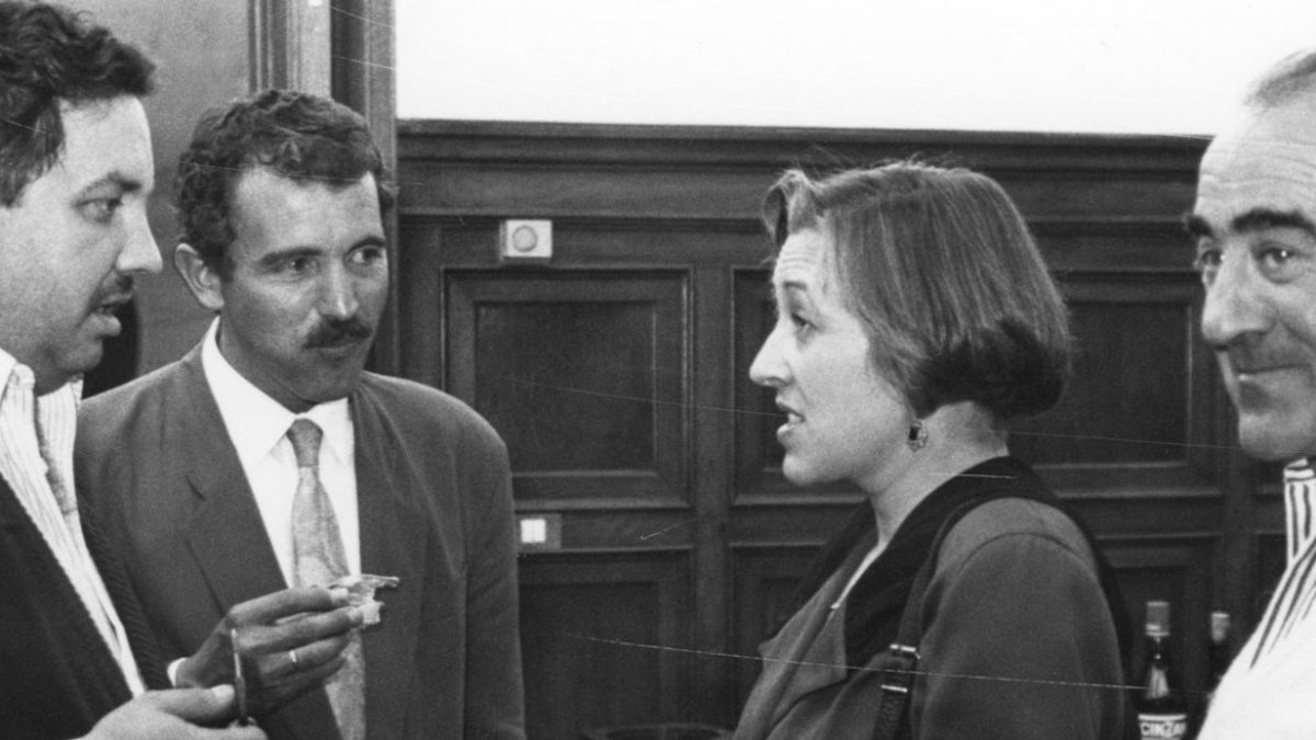 Domingo Heras, José Antonio de Miguel, Eloísa Álvarez y Eduardo Garcés en la Subdelegación del Gobierno en la noche electoral de 1991. FOTO ROMERO