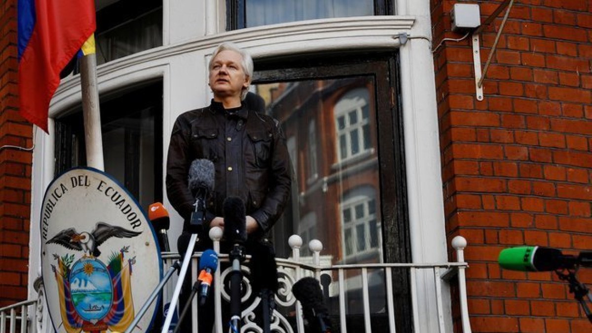 El australiano se refugió en la Embajada ecuatoriana en la capital británica en 2012 para evitar su extradición a Suecia.-REUTERS