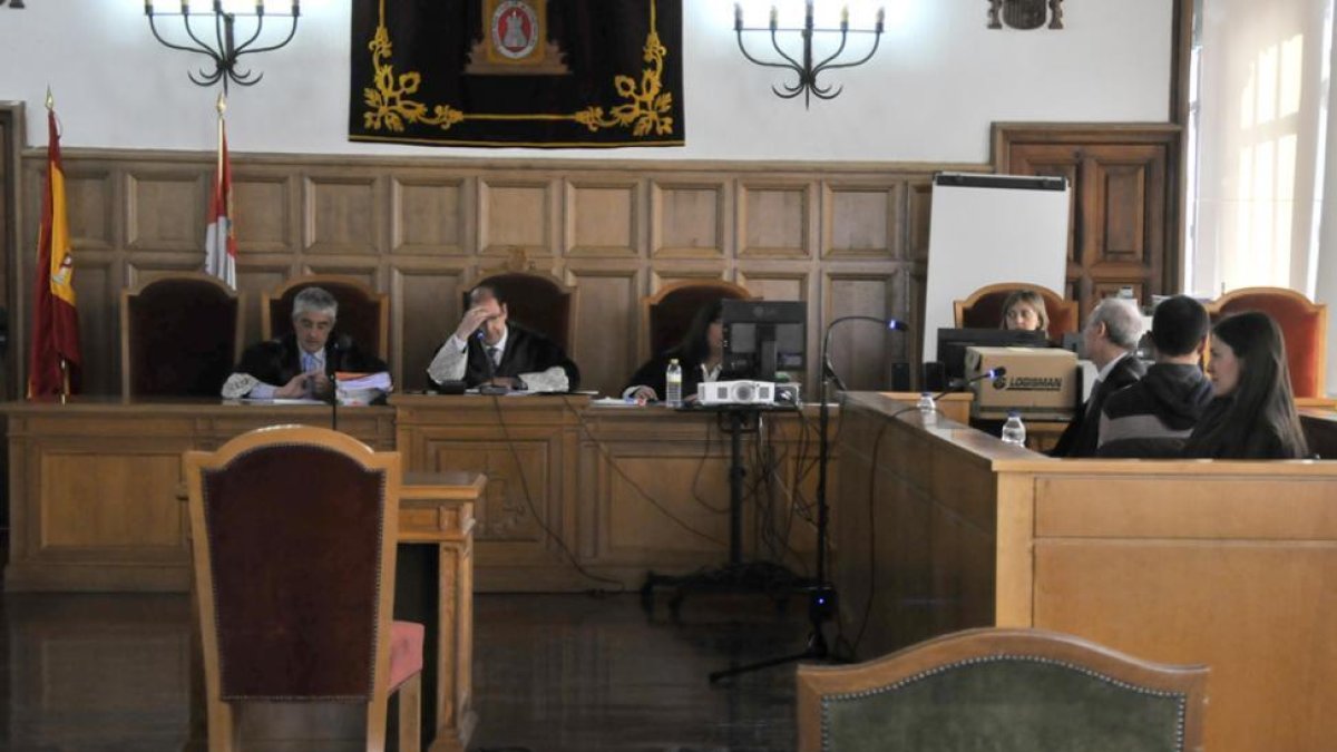 Juicio en la Audiencia Provincial por un delito de violación-Valentín Guisande