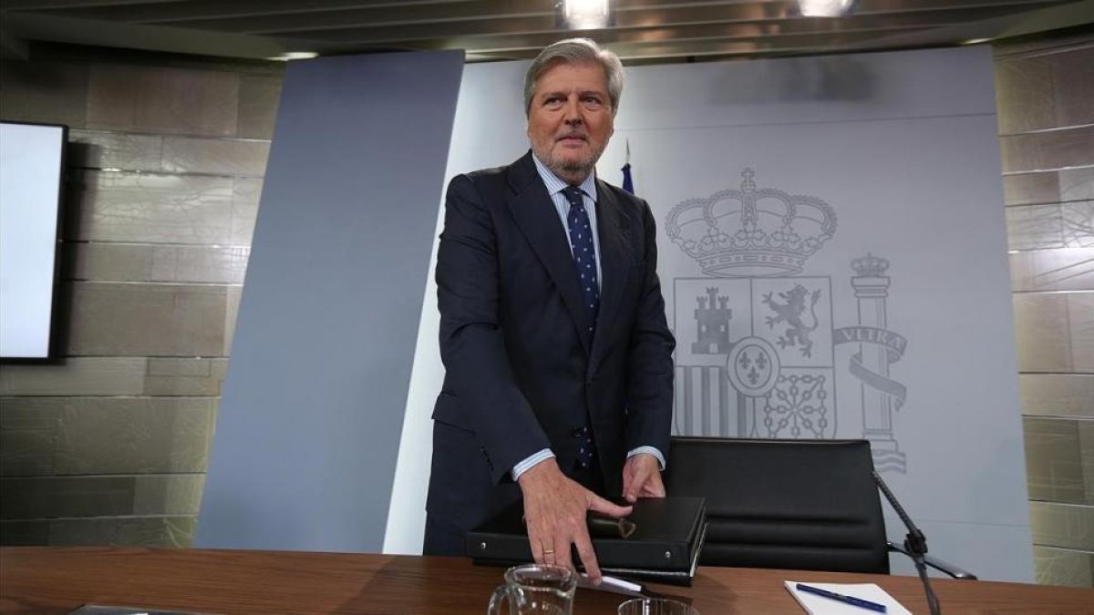 El portavoz del Gobierno, Íñigo Méndez de Vigo, tras la reunión del consejo de ministros-DAVID CASTRO