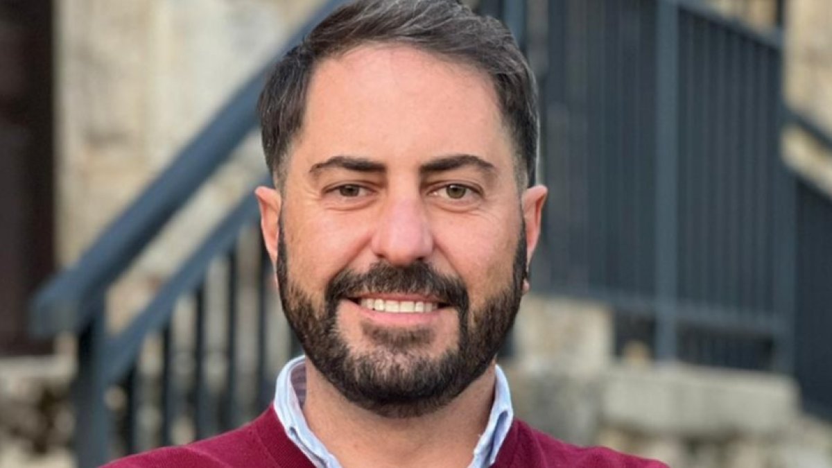 J. Pérez Carretero es el candidato del PSOE para el Ayuntamiento de Vinuesa. HDS