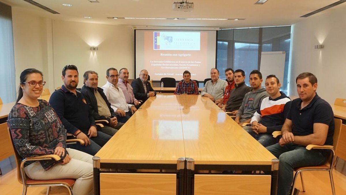 Reunión de Serranía Celtibérica con agricultores y ganaderos turolenses.-VALENTÍN GUISANDE