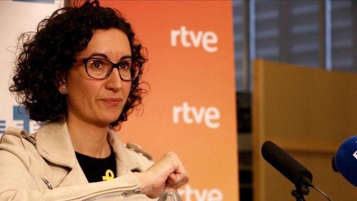 Marta Rovira, en una rueda de prensa en la sede de la agencia Efe en Barcelona, este lunes.-RAFA GARRIDO (ACN)