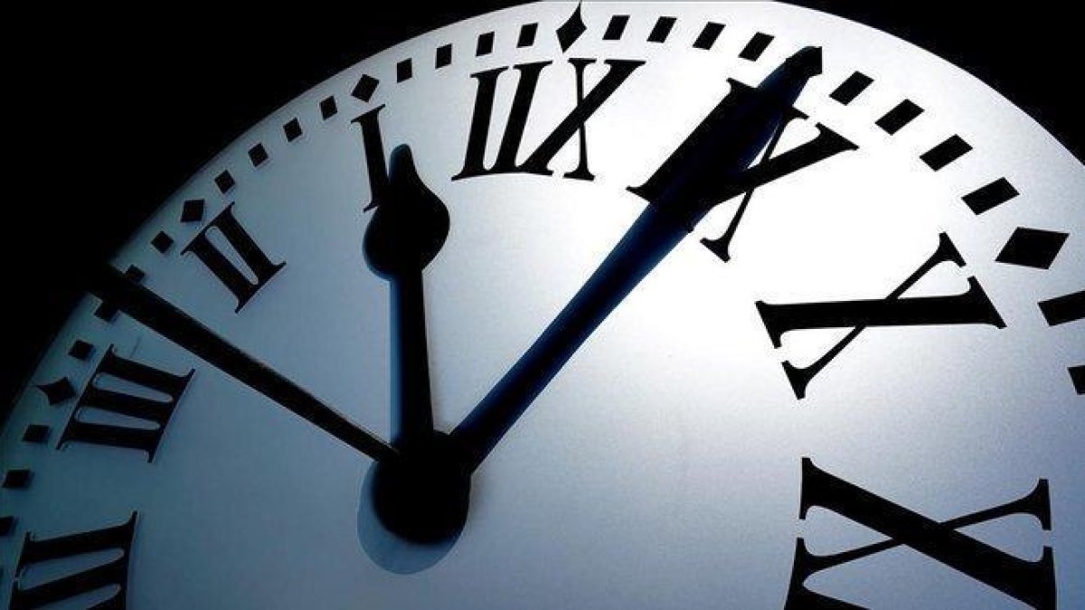 El reloj de la Puerta del Sol en una imagen de archivo.-JOSÉ LUIS ROCA