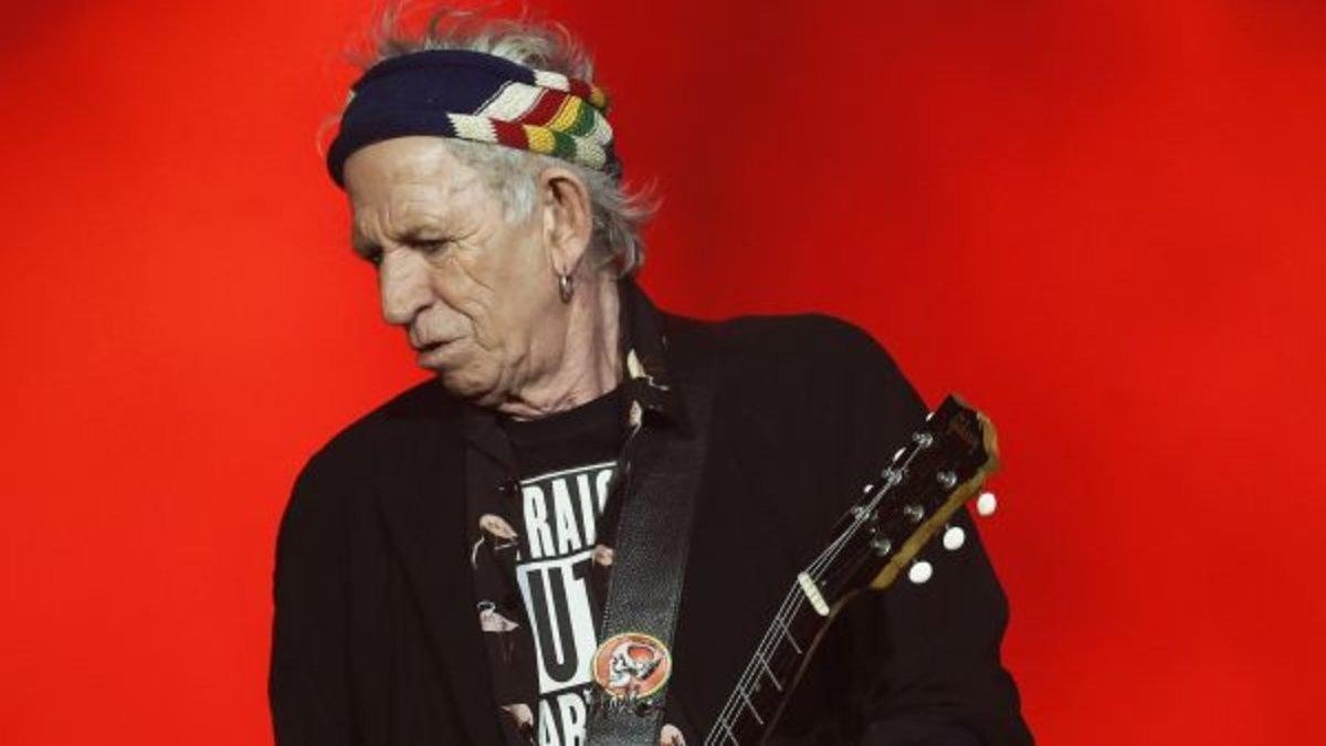 Keith Richards, en un concierto-ANDREU DALMAU (EFE)