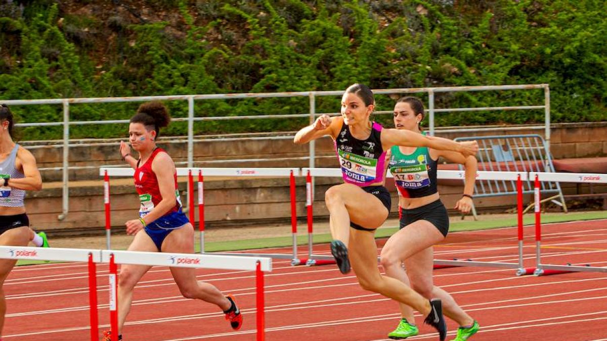 Jimena Borque ganaba la prueba de los 100 vallas del sábado en Los Pajaritos. MARIO TEJEDOR