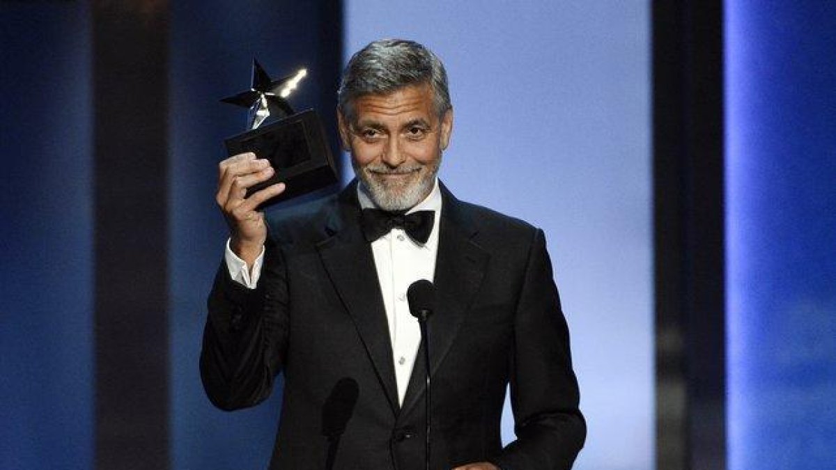 El filme narrará la historia de un científico en el Ártico que trata de contactar con la tripulación de una nave que intenta regresar a la Tierra.-