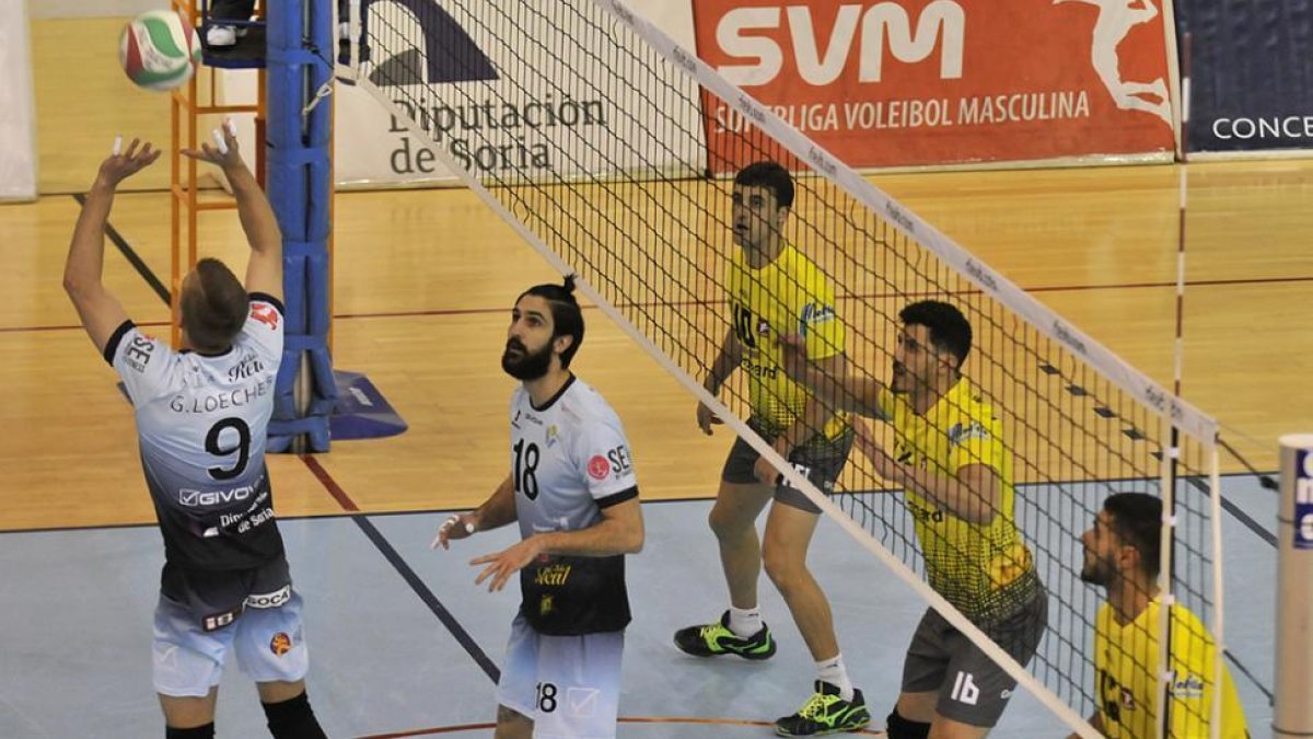 El Río Duero Soria espera ya a las eliminatorias por el título de la Superliga de voleibol.-VALENTÍN GUISANDE