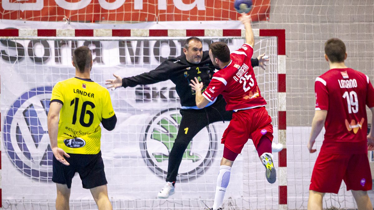 Alberto Miranda en una parada para el BM Soria - MARIO TEJEDOR