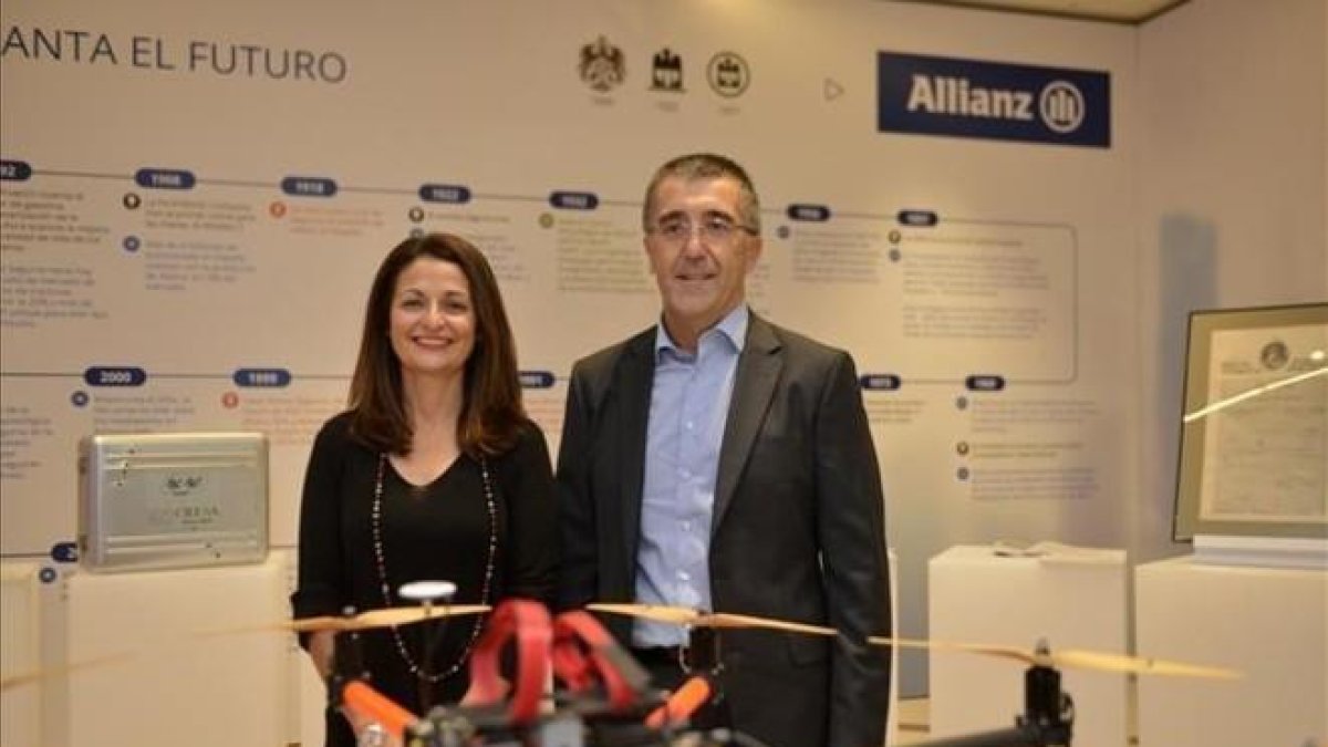 José Luis Ferré y Cristina Del Ama, en el acto de presentación.-MÒNICA TUDELA