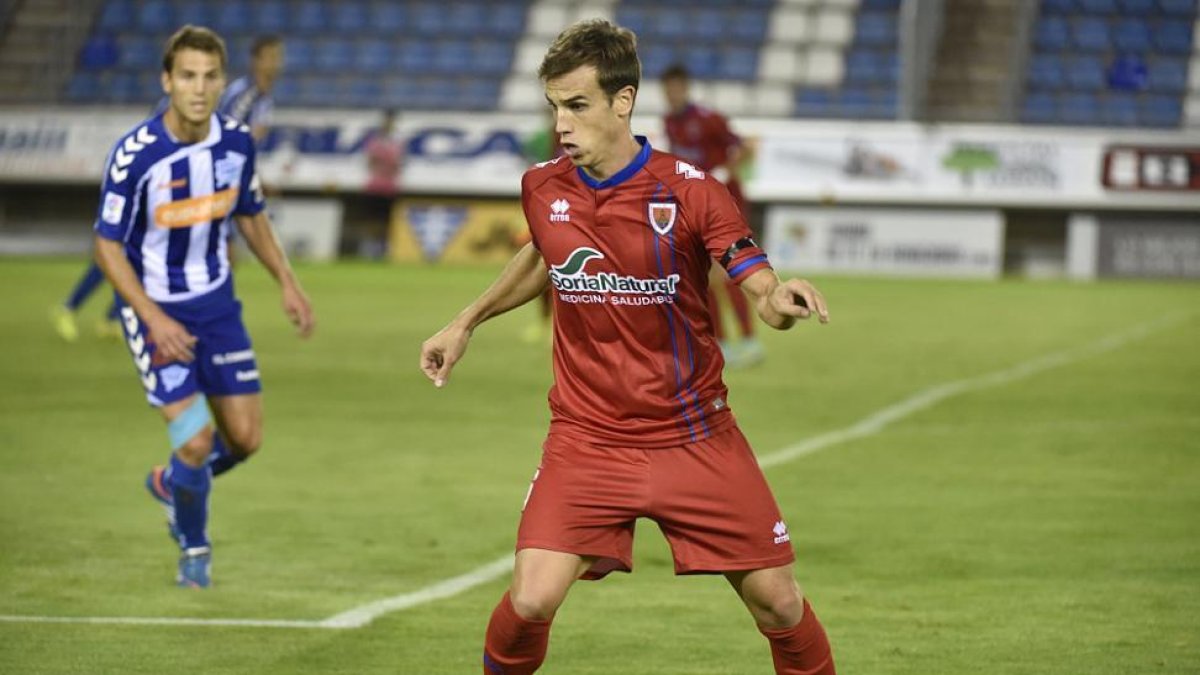 Íñigo Pérez podría regresar al once en Anduva tras causar baja la pasada jornada.-Valentín Guisande