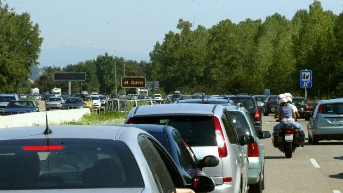 En enero se han matriculado en España más de 100.000 turismos y vehículos todoterreno.-EL PERIÓDICO (CÁMARA DIGITAL)