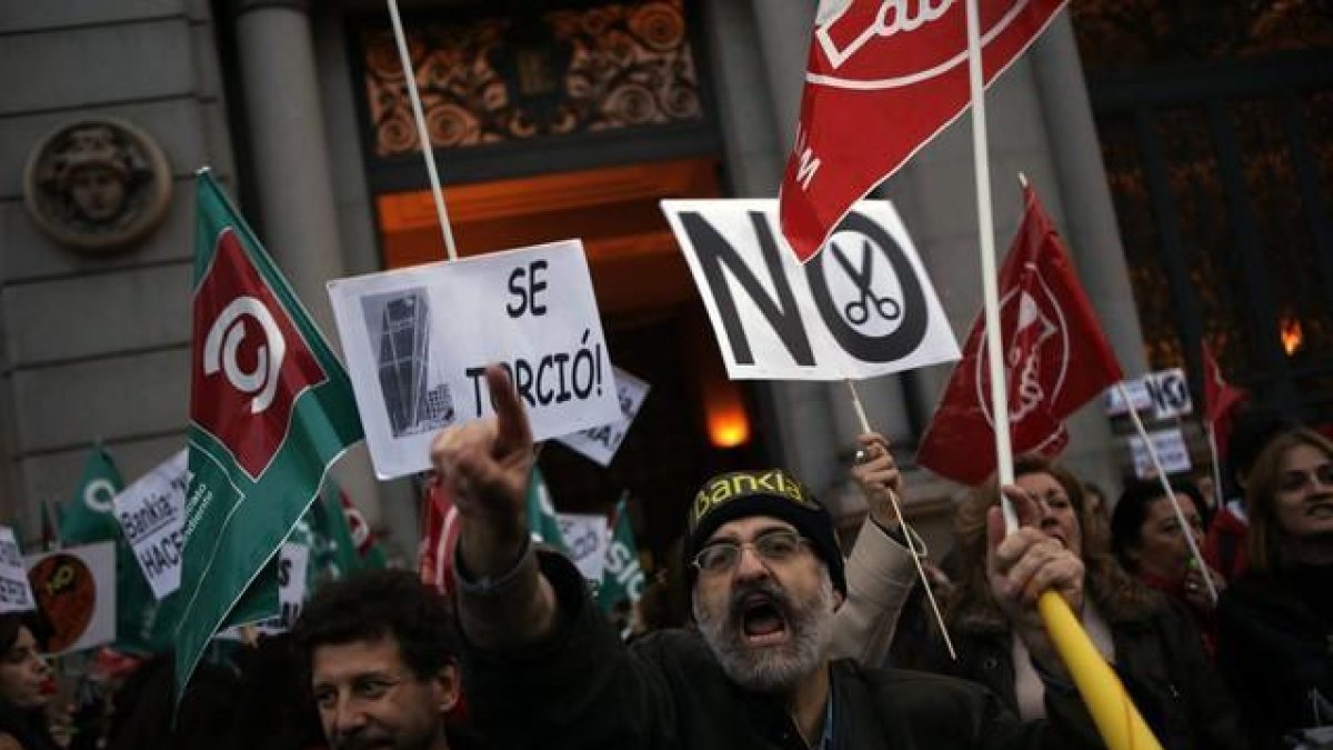 Protesta contra los despidos de Bankia, el pasado 30 de enero del 2013 en Madrid.-SUSANA VERA / REUTERS