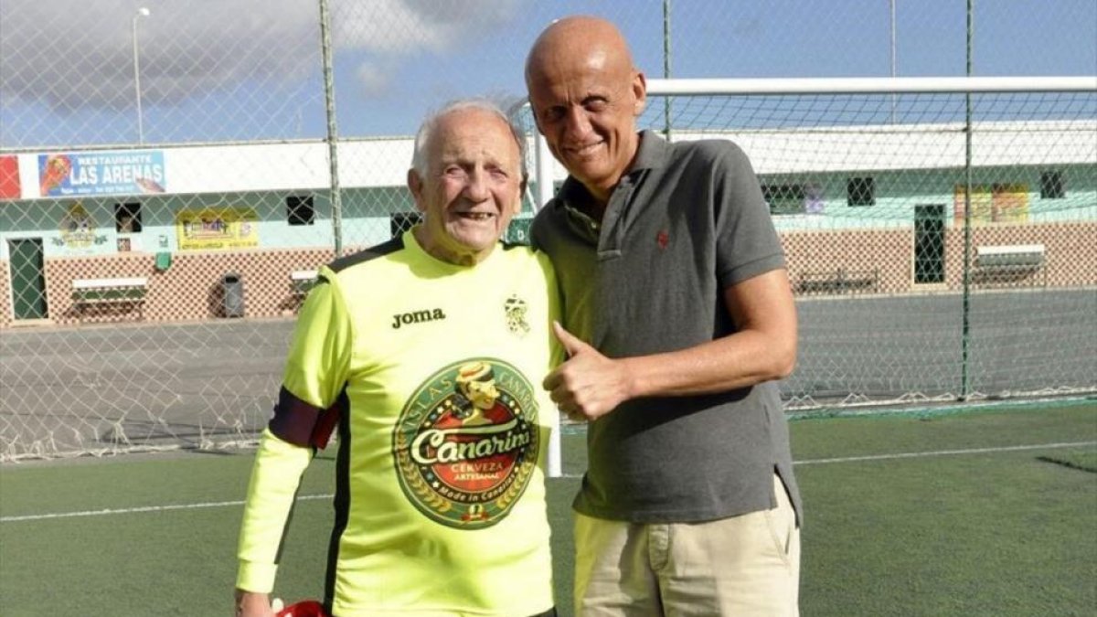 Tano Zunino y Pierluigi Collina.-EFE