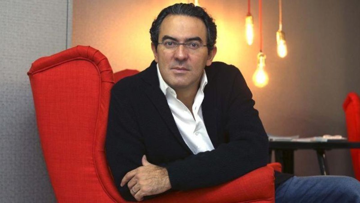 El escritor Juan Gabriel Vásquez, en Madrid.-DAVID CASTRO