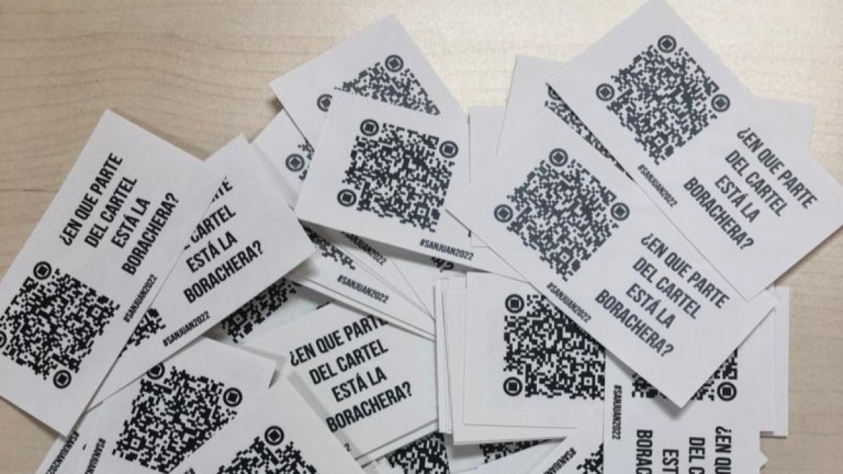 Pegatinas con el QR que se repartieron.-HDS