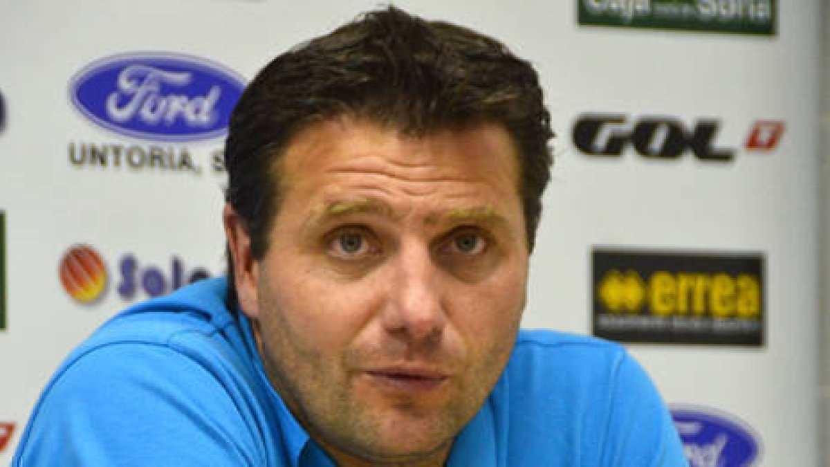 El director deportivo del Numancia, César Palacios. / ÁLVARO MARTINEZ-
