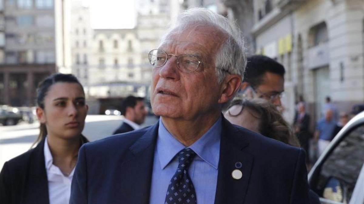 El ministro de Asuntos Exteriores, Josep Borrell.-EFE / SARAH YÁÑEZ-RICHARDS