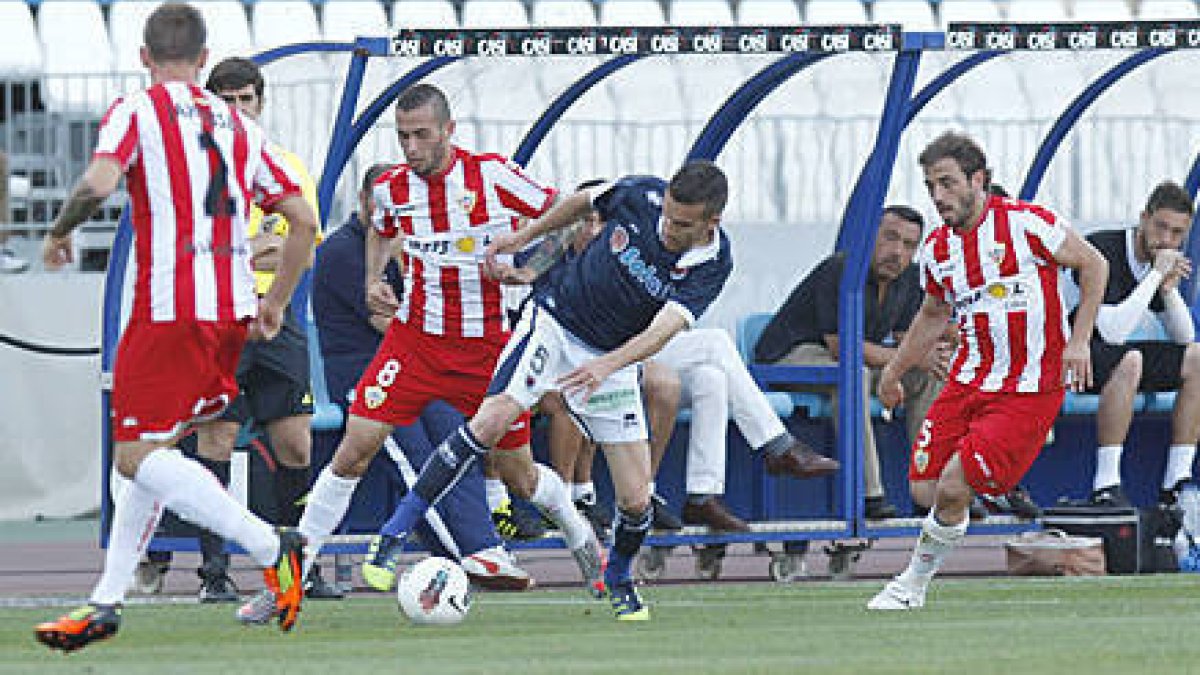 El Numancia perdió ante el Almería en la jornada de ayer. / ÁREA 11-