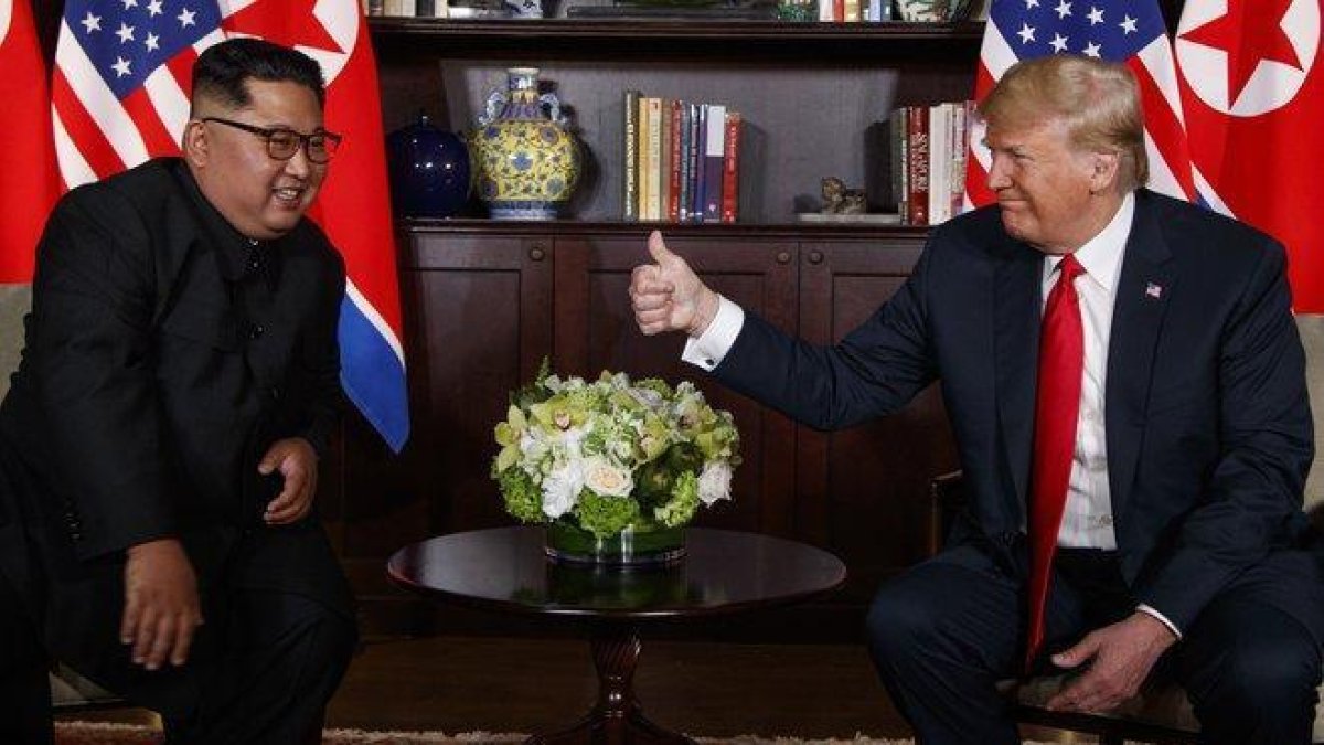 El presidente de EEUU Donald Trump y Kim Jong-un, líder de Corea del Norte en la cumbre de Singapur.-AP