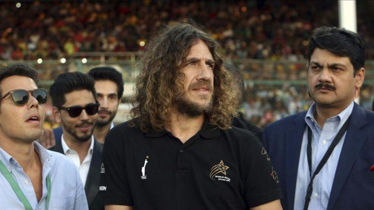 Carles Puyol en un evento en Pakistán.-EL PERIÓDICO