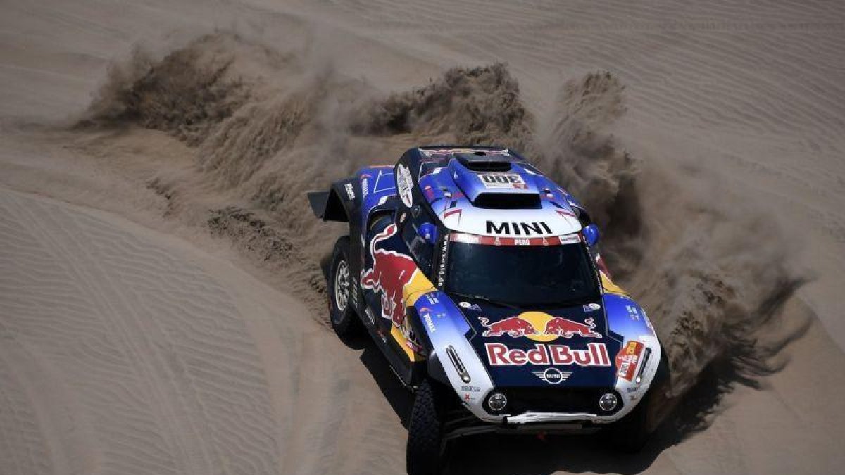 Carlos Sainz (Mini), se quedó sin opciones de repetir el triunfo del pasado año.-AFP