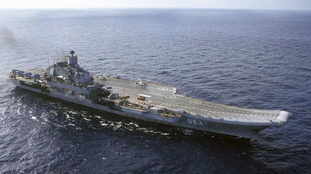 El portaviones ruso Admiral Kuznetsov.-AP
