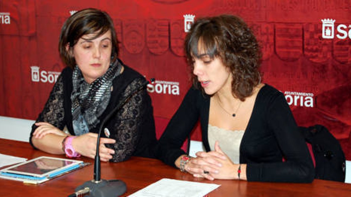 Las concejales del equipo de Gobierno, Ana Alegre e Inés Andrés. / AYUNTAMIENTO DE SORIA-