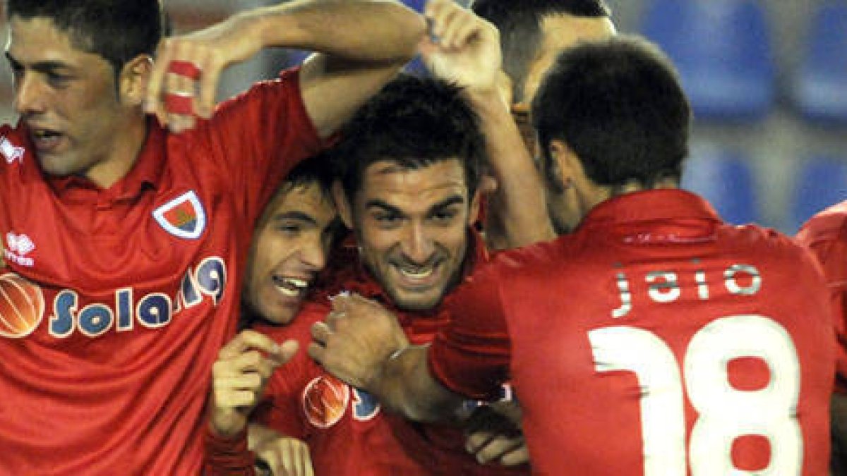 Natalio celebra el primer gol con la camiseta rojilla ante el Guadalajara. / V. Guisande-