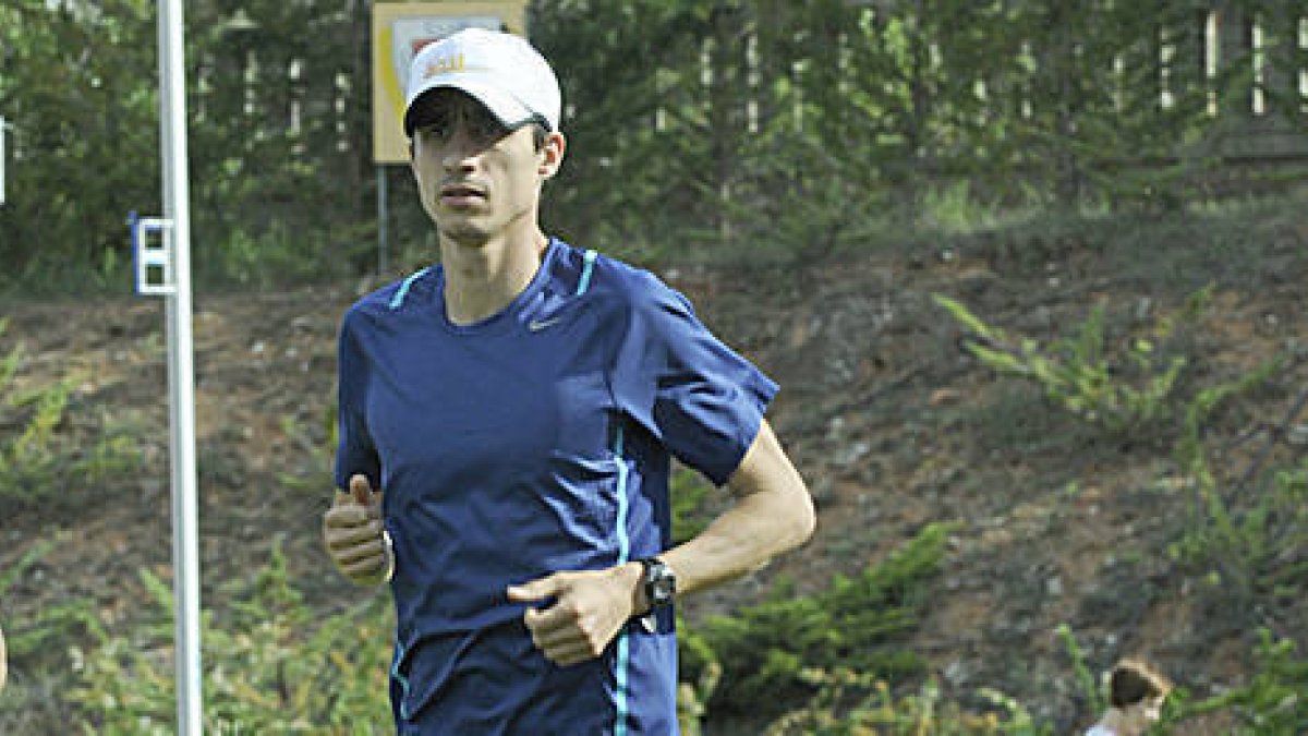 Manuel Olmedo durante un entrenamiento en el Caep Soria. / VALENTÍN GUISANDE-