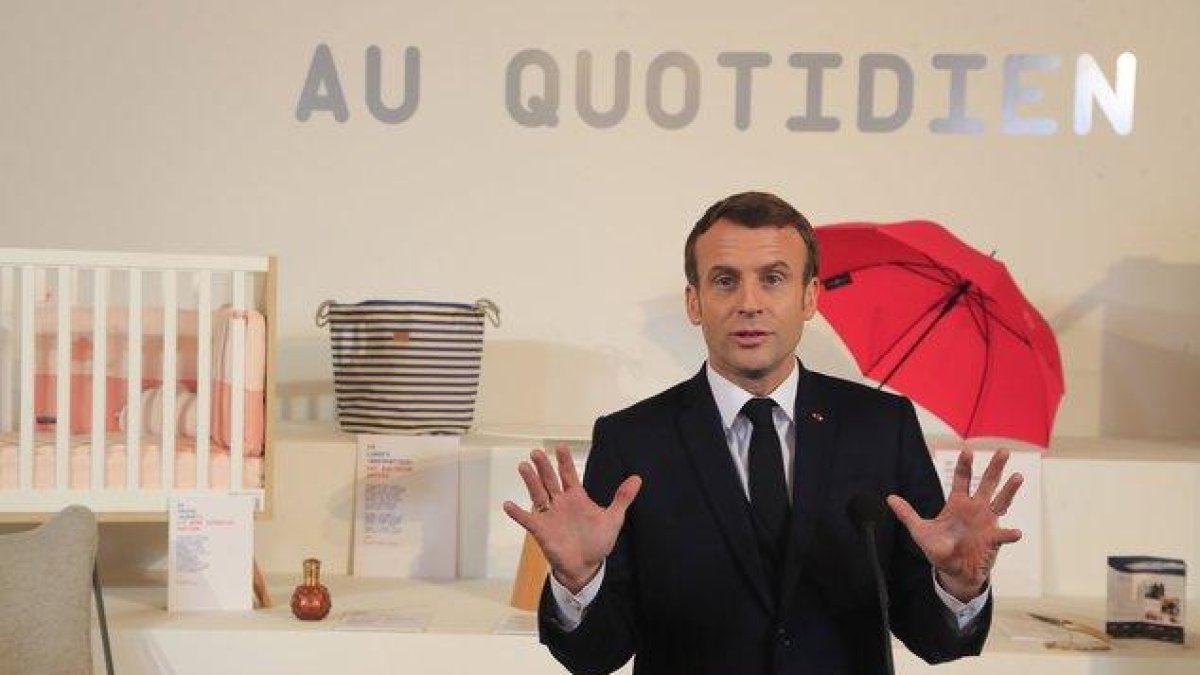 El presidente francés, Emmanuel Macron, en un acto en el Palacio del Elíseo, ayer.-EPA / AP POOL